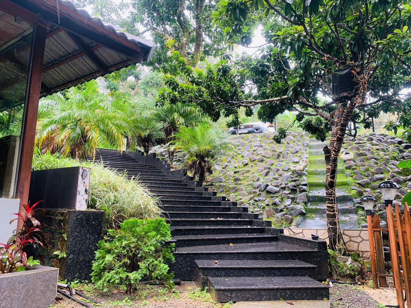 The Mountain Shades Resort Madikeri Esterno foto
